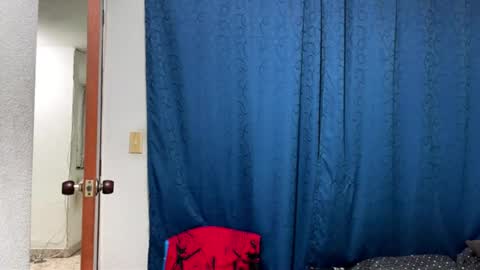 Snapshot of logan_x3 chatting on November 30, 2025, 5:11 am Logan online show from November 30, 2025, 5:11 am