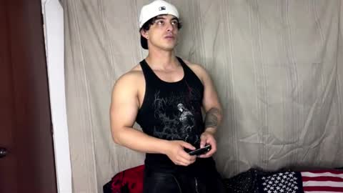 Snapshot of logan_x3 chatting on January 18, 2026, 3:43 am Logan online show from January 18, 2026, 3:43 am