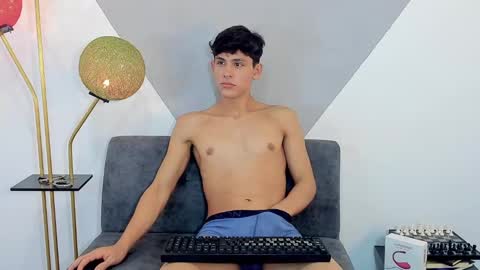 Snapshot of loganoficialx chatting on December 4, 2024, 10:46 am loganoficialx online show from December 4, 2024, 10:46 am