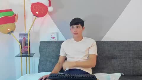 Snapshot of loganoficialx chatting on December 29, 2024, 9:17 am loganoficialx online show from December 29, 2024, 9:17 am