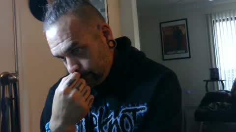 Snapshot of loganreaves69 chatting on December 15, 2024, 4:26 pm Logan Reaves online show from December 15, 2024, 4:26 pm