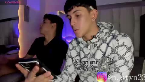 logantwink18 online show from May 2, 2026, 12:59 am