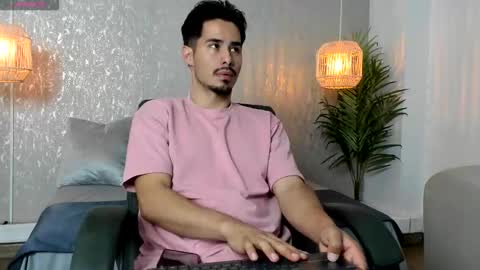 Loghan online show from September 28, 2025, 3:34 am