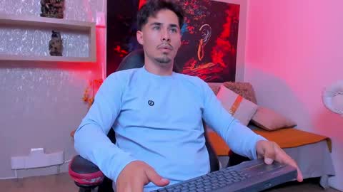 Loghan online show from October 7, 2025, 3:47 am