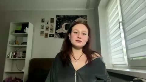 Snapshot of loiselovetto chatting on June 7, 2026, 5:06 pm loiselovetto online show from June 7, 2026, 5:06 pm