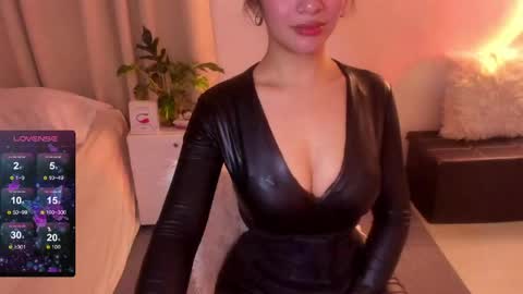 Snapshot of loisewilliams chatting on May 8, 2026, 11:32 pm Mistress L online show from May 8, 2026, 11:32 pm