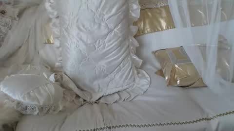 Lilu online show from November 2, 2025, 6:16 am