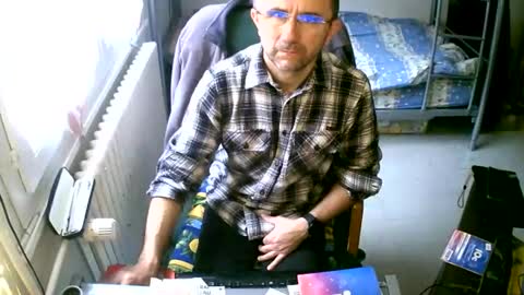 lokoum39 online show from December 3, 2024, 11:33 am