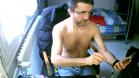 lokoum39 online show from January 6, 2025, 12:57 pm