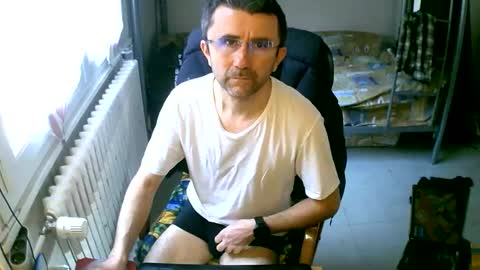 lokoum39 online show from March 7, 2025, 9:29 am