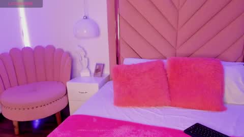 Lola online show from June 10, 2026, 3:07 am