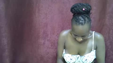 lola_beib online show from April 28, 2026, 5:07 pm