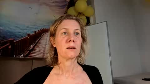 Snapshot of lola_belgium chatting on May 11, 2026, 2:45 pm lola_belgium online show from May 11, 2026, 2:45 pm