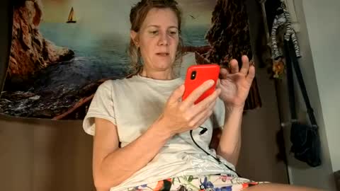 lola_belgium online show from June 24, 2026, 4:44 am