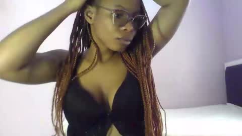 Lola Coco online show from March 19, 2026, 5:55 am