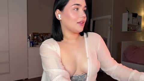 lola_razee online show from July 3, 2026, 11:00 pm