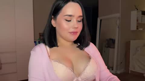 lola_razee online show from July 24, 2026, 10:30 pm