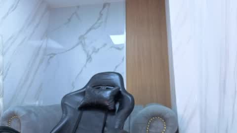 Lola online show from May 16, 2026, 7:45 pm