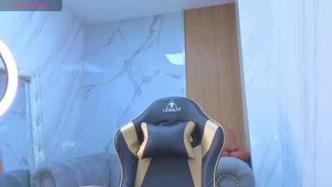 Lola online show from May 27, 2026, 2:30 am