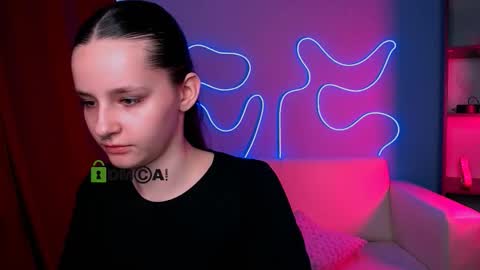 lola_shyy online show from March 5, 2026, 11:06 am