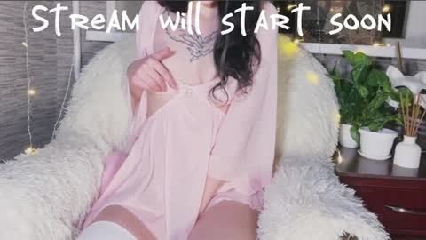 Snapshot of lola_sunnie chatting on October 15, 2025, 5:46 pm Adelia online show from October 15, 2025, 5:46 pm