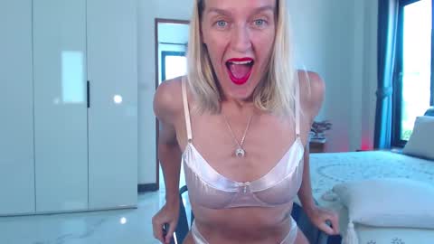 Lola online show from March 19, 2026, 6:39 am