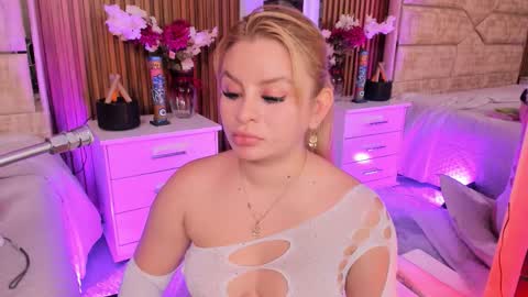 Lola Angel online show from March 19, 2026, 7:51 pm