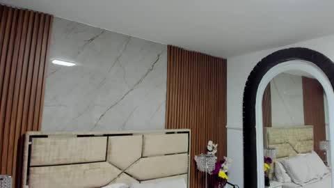Lola Angel online show from May 2, 2026, 7:52 pm