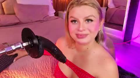 Snapshot of lolaangellx chatting on June 15, 2026, 9:06 pm Lola Angel online show from June 15, 2026, 9:06 pm