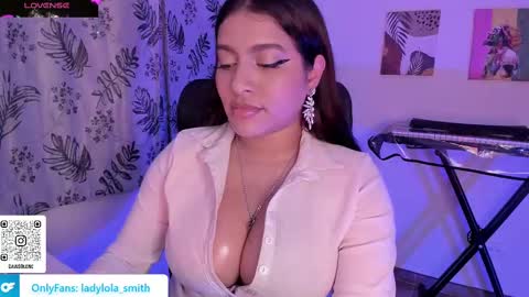 Snapshot of lolaasmith_21 chatting on March 7, 2025, 3:51 am lolaasmith_21 online show from March 7, 2025, 3:51 am