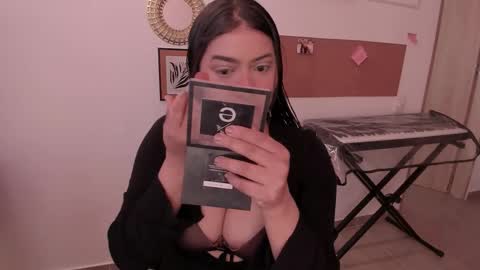 Snapshot of lolaasmith_21 chatting on November 1, 2025, 9:06 pm lolaasmith_21 online show from November 1, 2025, 9:06 pm