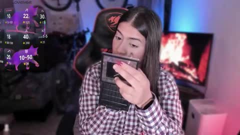 lolaasmith_21 online show from March 19, 2026, 8:24 pm