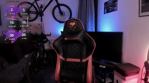 lolaasmith_21 online show from April 26, 2026, 8:28 pm