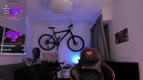 lolaasmith_21 online show from April 30, 2026, 8:57 pm