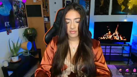 lolaasmith_21 online show from May 4, 2026, 7:43 pm