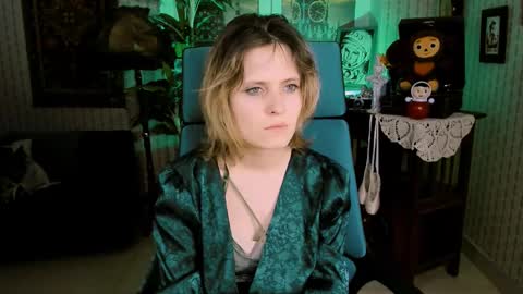 Snapshot of lolaasmus chatting on February 19, 2025, 2:23 pm I consider myself the god Loki but life just calls me LOL online show from February 19, 2025, 2:23 pm