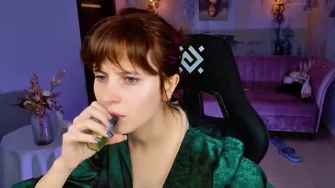 Snapshot of lolaasmus chatting on September 26, 2025, 7:45 am I consider myself the god Loki but life just calls me LOL online show from September 26, 2025, 7:45 am