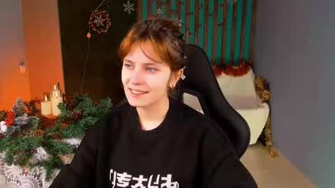 Snapshot of lolaasmus chatting on December 18, 2025, 1:17 pm I consider myself the god Loki but life just calls me LOL online show from December 18, 2025, 1:17 pm