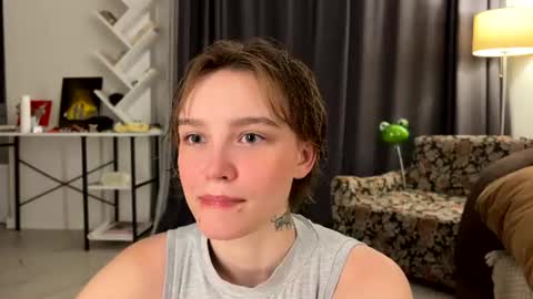 lolaatatee online show from July 23, 2026, 6:17 pm