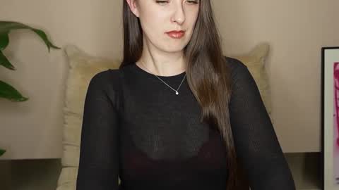 Frt Pr1ncess online show from November 11, 2025, 4:51 pm