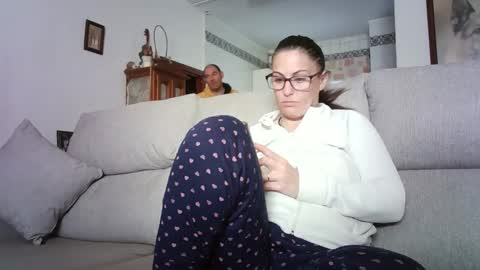 LOLA HUESO y ERIC online show from March 24, 2026, 9:25 am