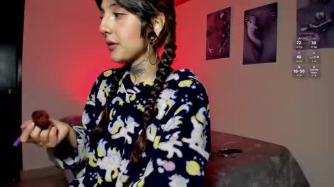 Snapshot of lolaleah_ chatting on November 24, 2025, 12:32 am Lola online show from November 24, 2025, 12:32 am