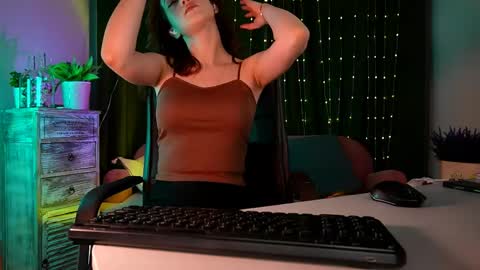 Snapshot of lolalemona chatting on June 7, 2026, 9:13 am lolalemona online show from June 7, 2026, 9:13 am