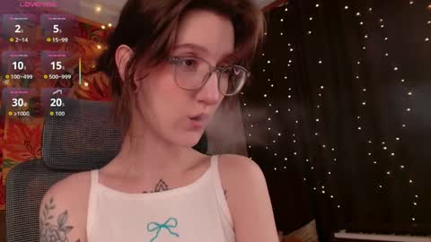 lolami_ online show from June 6, 2026, 9:25 am