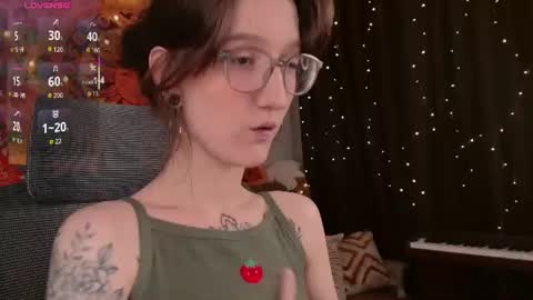 lolami_ online show from June 23, 2026, 7:06 am