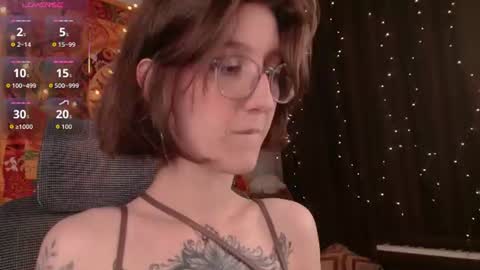 lolami_ online show from July 15, 2026, 7:24 am