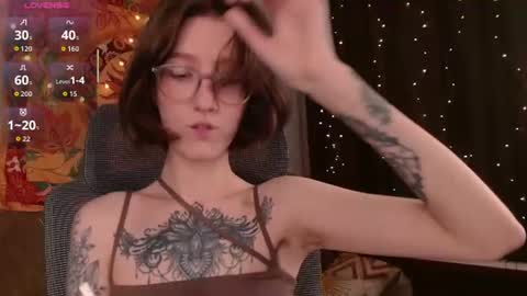 lolami_ online show from July 19, 2026, 7:23 am