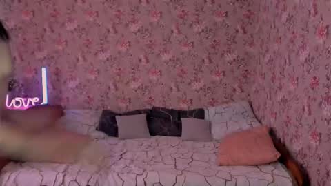 Snapshot of lolarozzie chatting on February 7, 2026, 5:22 am Lola Next stream January 6th at 0500am 30 minutes GMT online show from February 7, 2026, 5:22 am