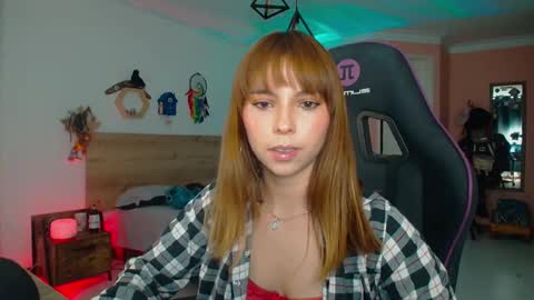 Snapshot of lolaverse chatting on September 20, 2025, 7:04 pm Lola doll online show from September 20, 2025, 7:04 pm