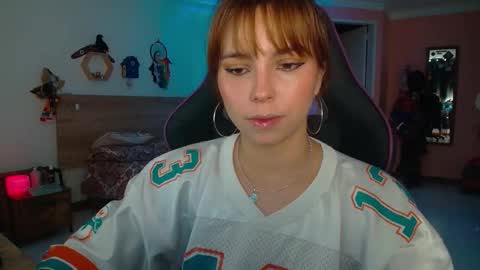 Snapshot of lolaverse chatting on October 22, 2025, 4:18 pm Lola doll online show from October 22, 2025, 4:18 pm